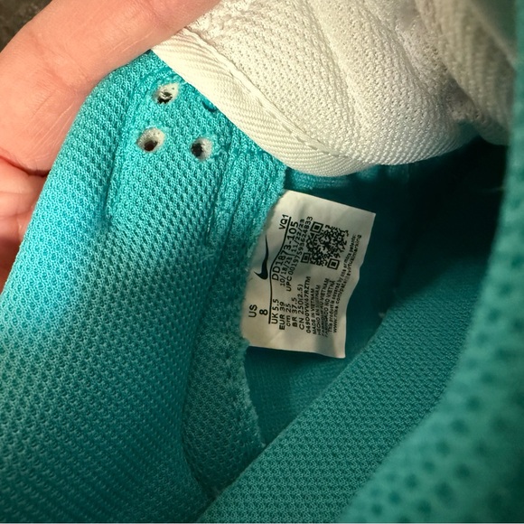 Nike Teal Low Dunks - Size 8 - Picture 2 of 7